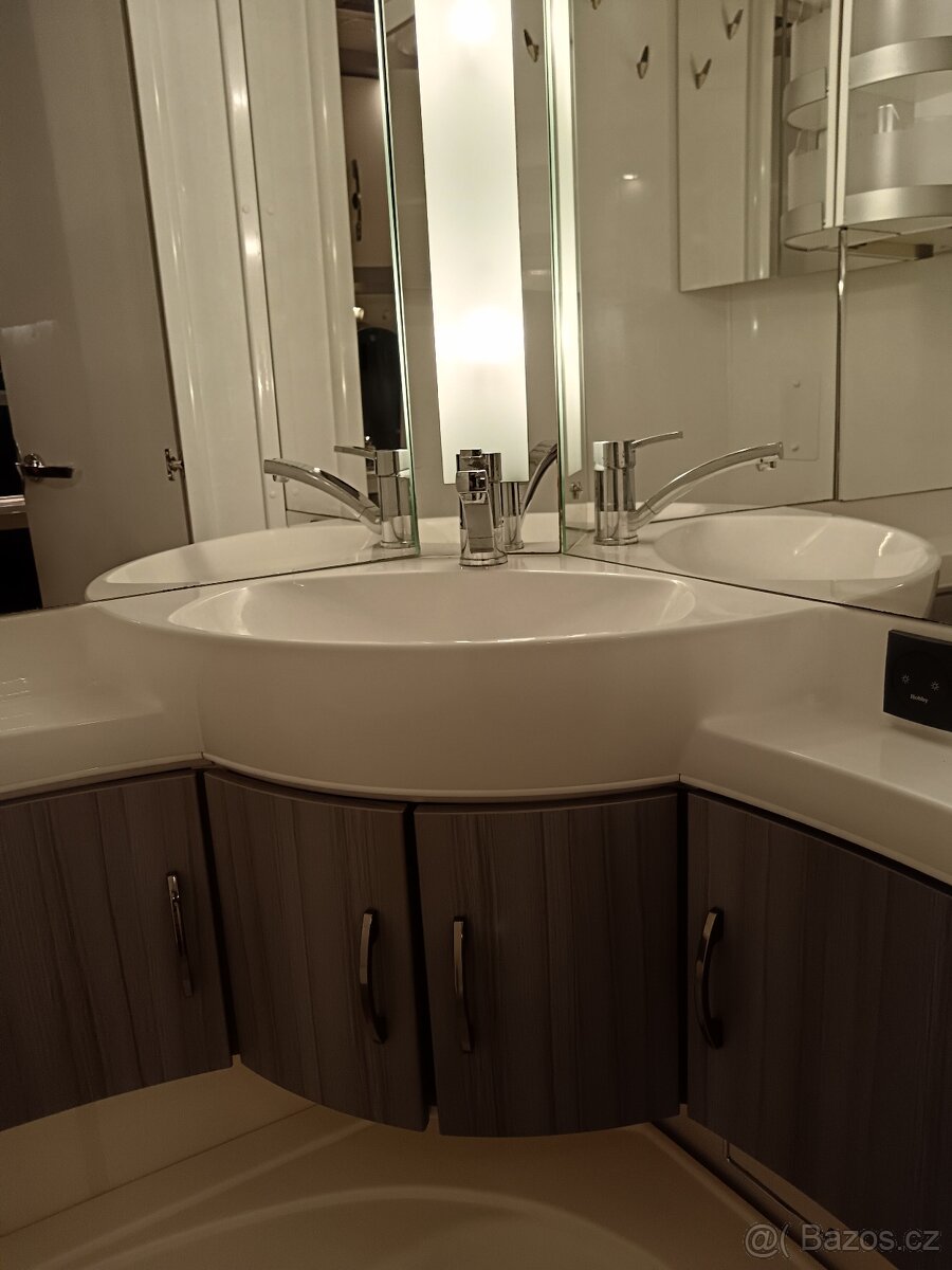 Karavan Hobby 470 r.v 2018 - 14