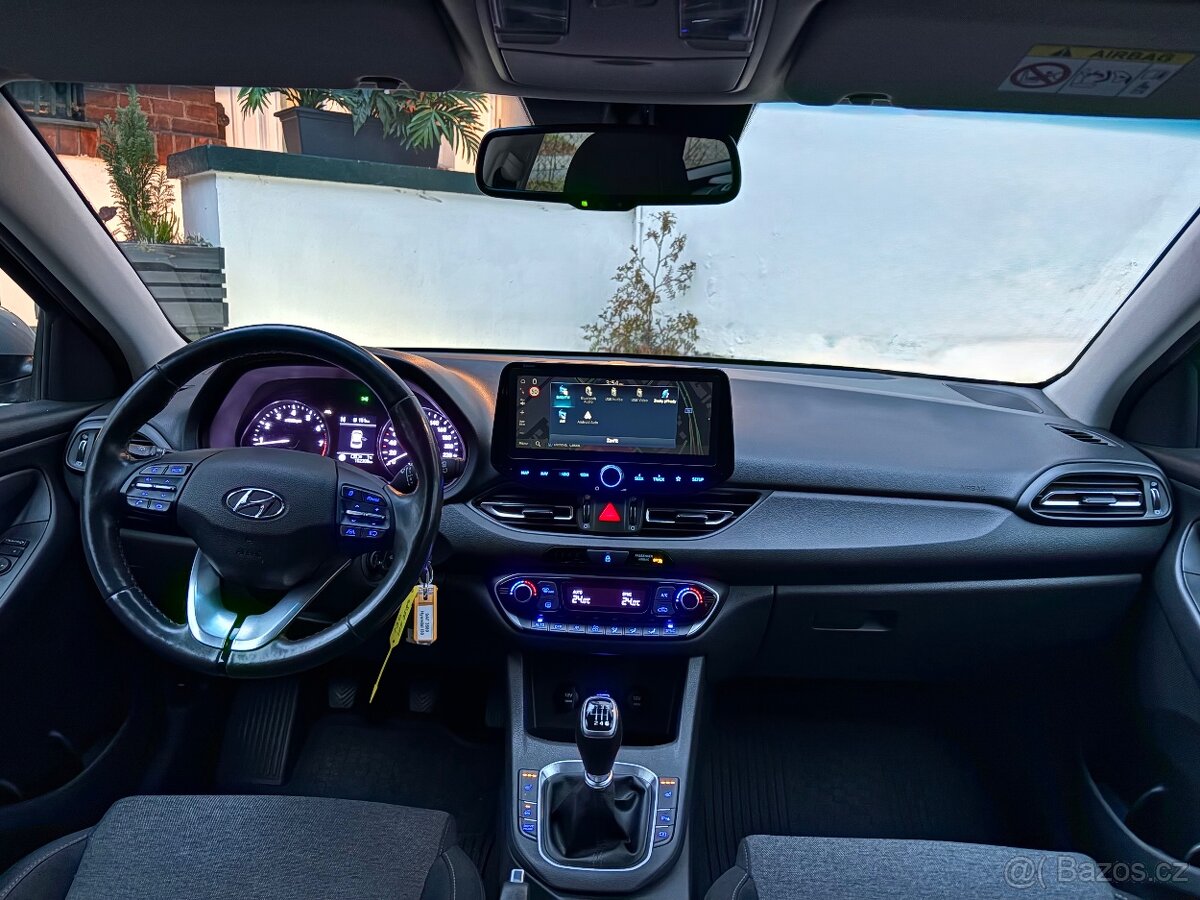 Hyundai i30 kombi 1.5 TGDI, SMART, 2022, ČR - 14