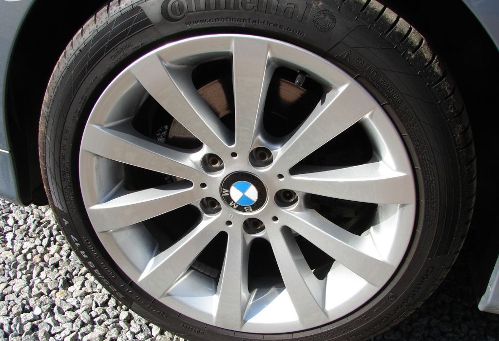 BMW 320 D (r.v.-2007,120 kw,serviska) - 14