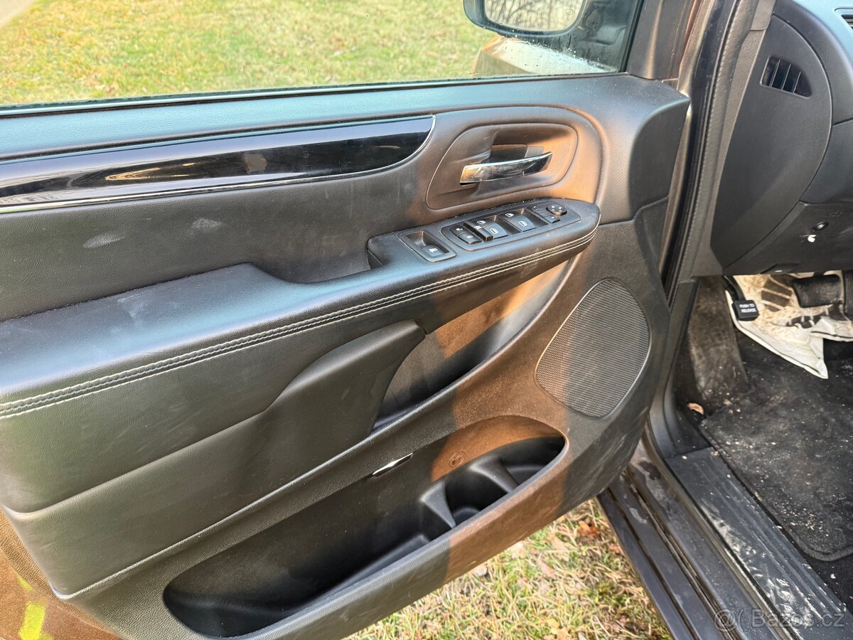 Dodge Grand Caravan - 14