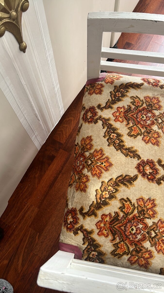 Starožitný nábytek - 14