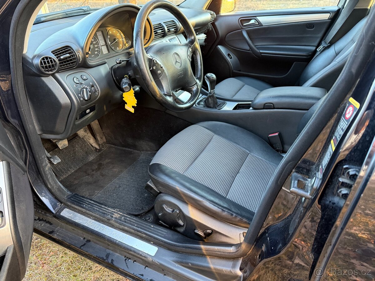 Mercedes-Benz W203 - 14
