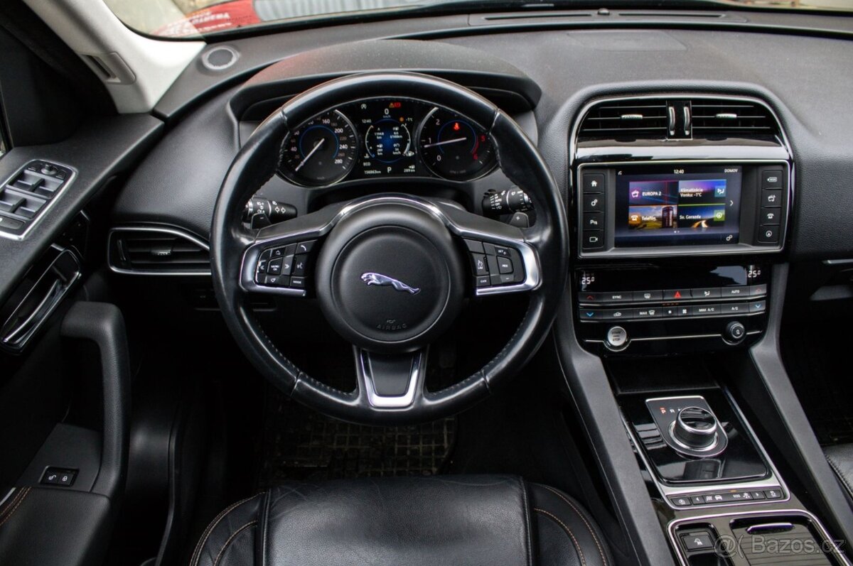 Jaguar F-Pace 2.0D 132kw 4x4 AT/8 2018 - 14