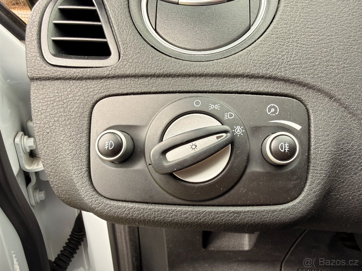 FORD S-max 2,2TDCi 200PS 7míst,panorama,keyless - 14