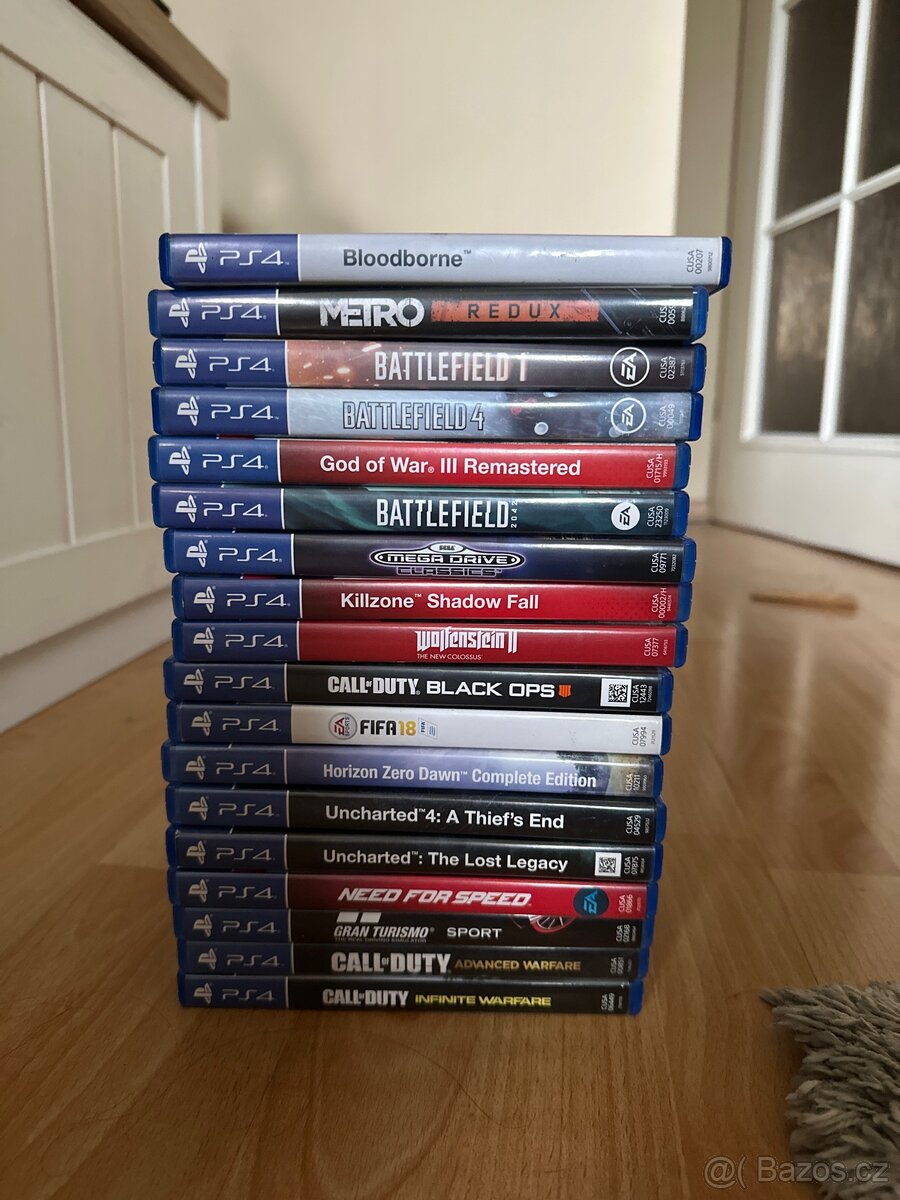 PlayStation 4 Slim - 14