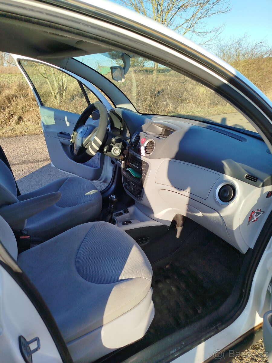 Citroen C3 1.4 hdi NÍZKÝ NÁJEZD - 14