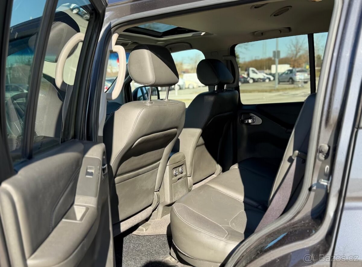Nissan Pathfinder 2.5 dCi LE 140kw - 14