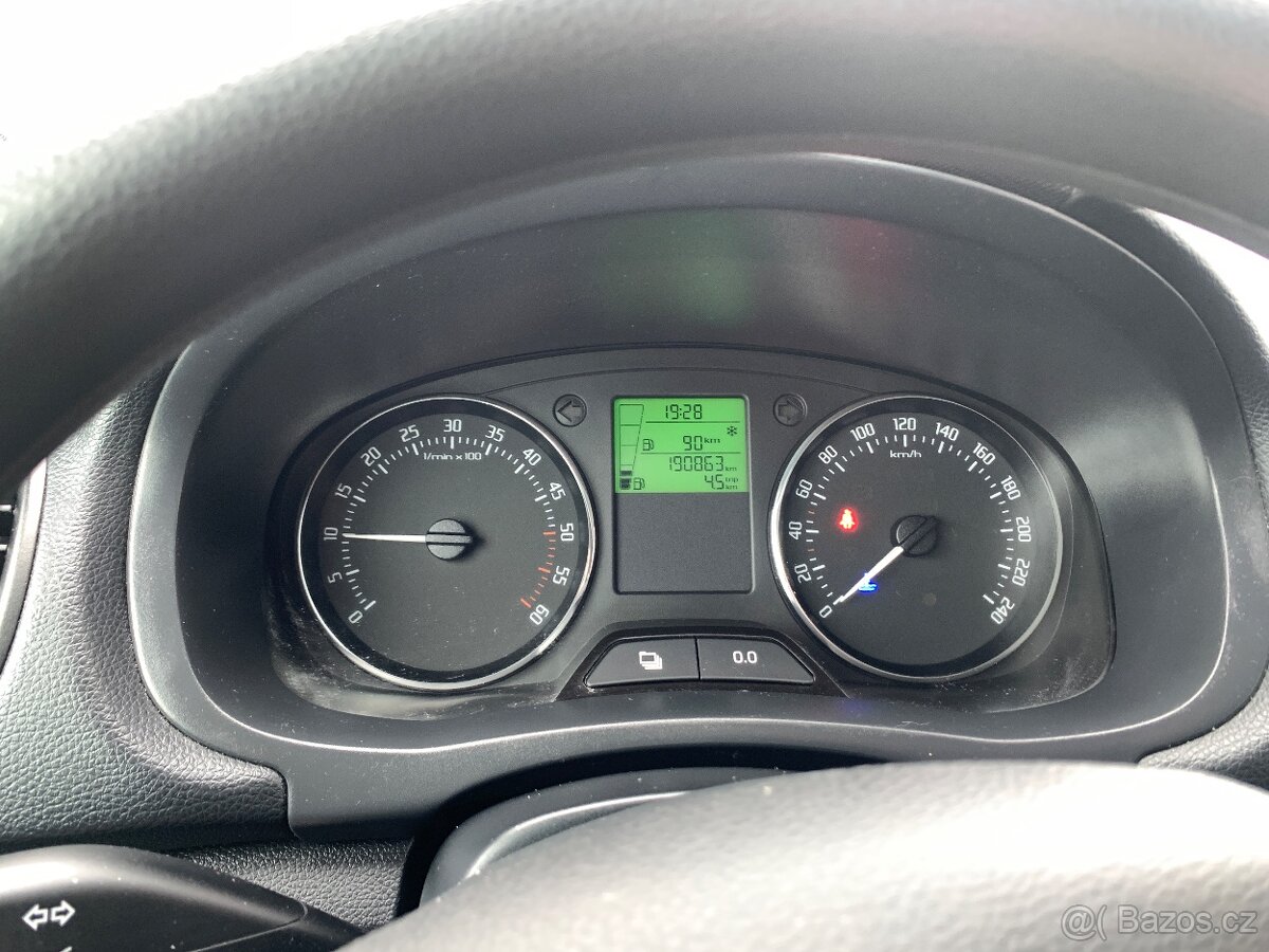 ŠKODA FABIA 1.6 TDI AMBITION - 14