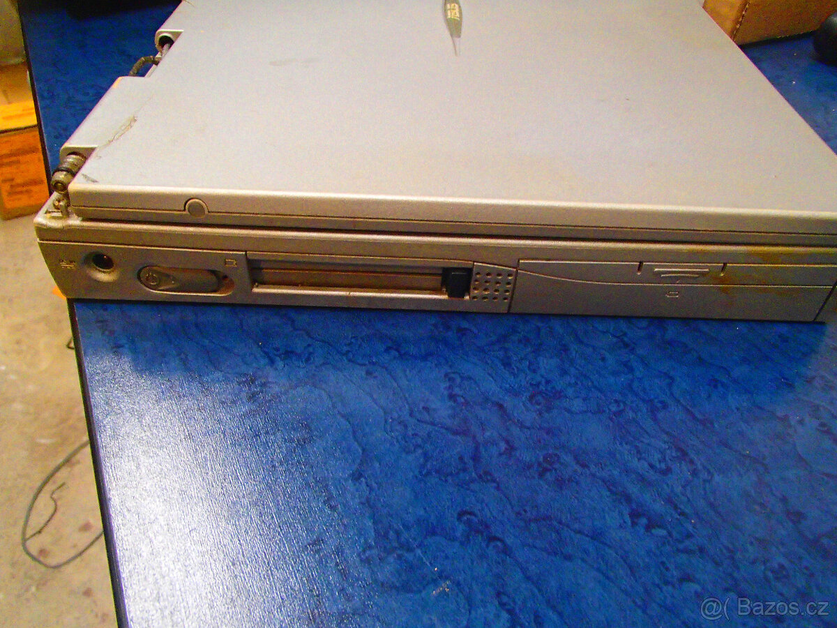 Notebook ASUS L7300 historický - 14