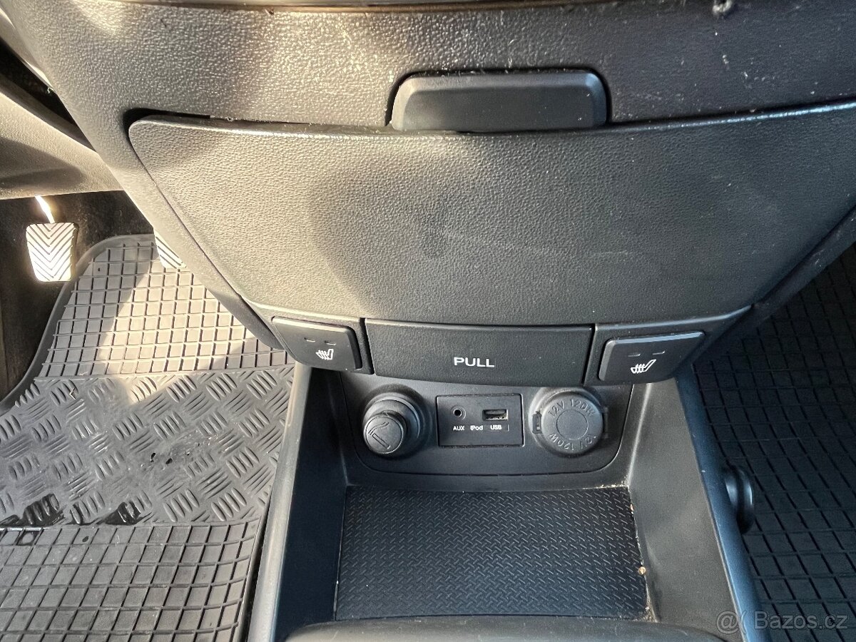 Hyundai I30cw 1,6i 92kw VYHŘÍVANÁ SEDADLA - 14