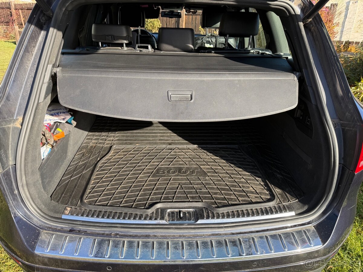 VW Touareg 3.0 V6 176kW 2011 rodinný - 14