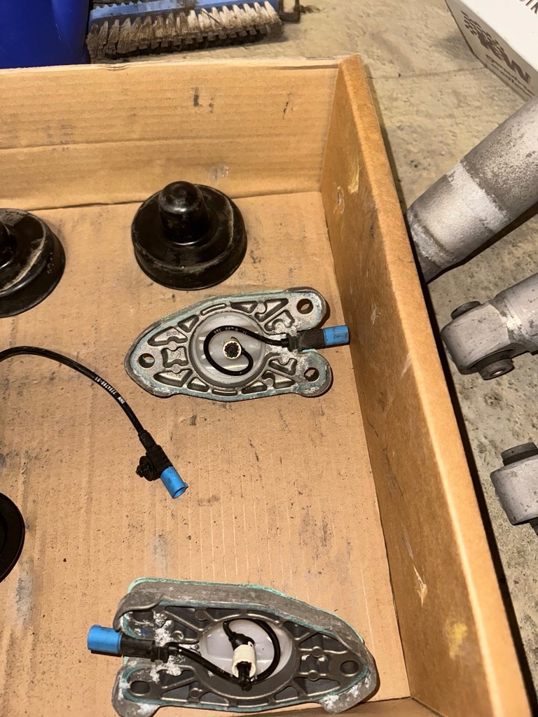 BMW M3/ M4 F80 / F82 podvozek EDC - 14