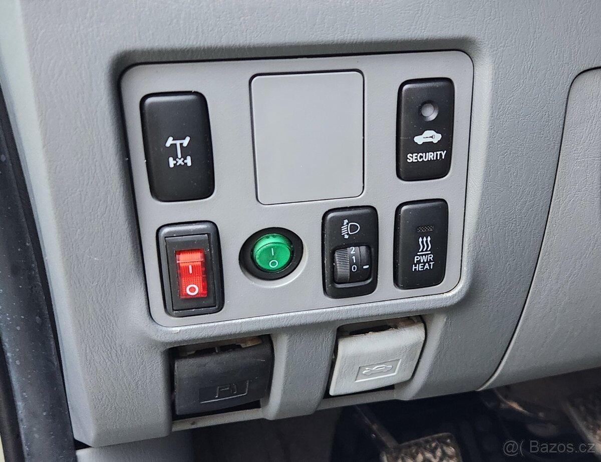 Toyota Hilux 2,5 D4D 106Kw r.v. 2011 - 14