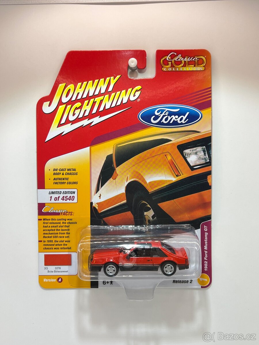 Modely 1:64 Johnny Lightning - 14