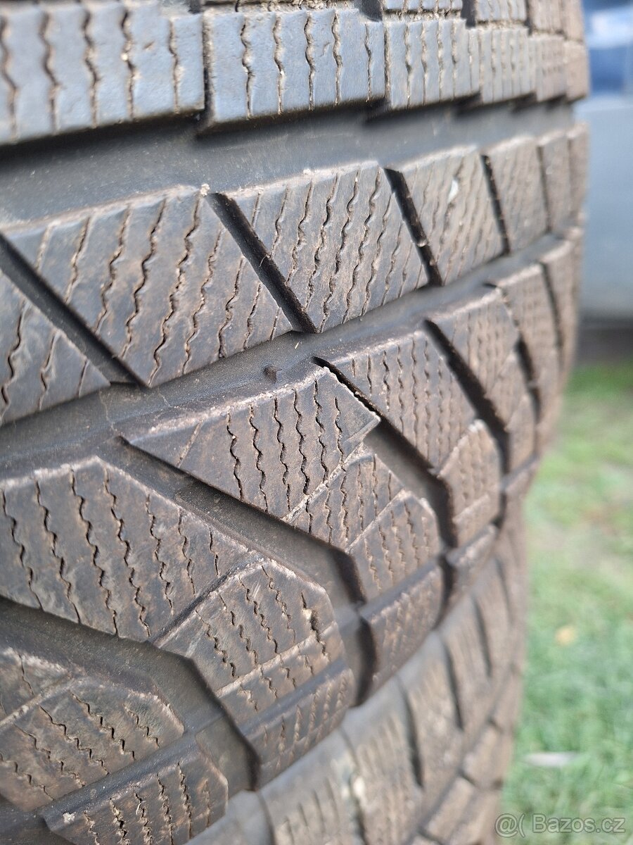 Prodam zimni pneu 235/55 r20 více sad Toyota Lexus - 14