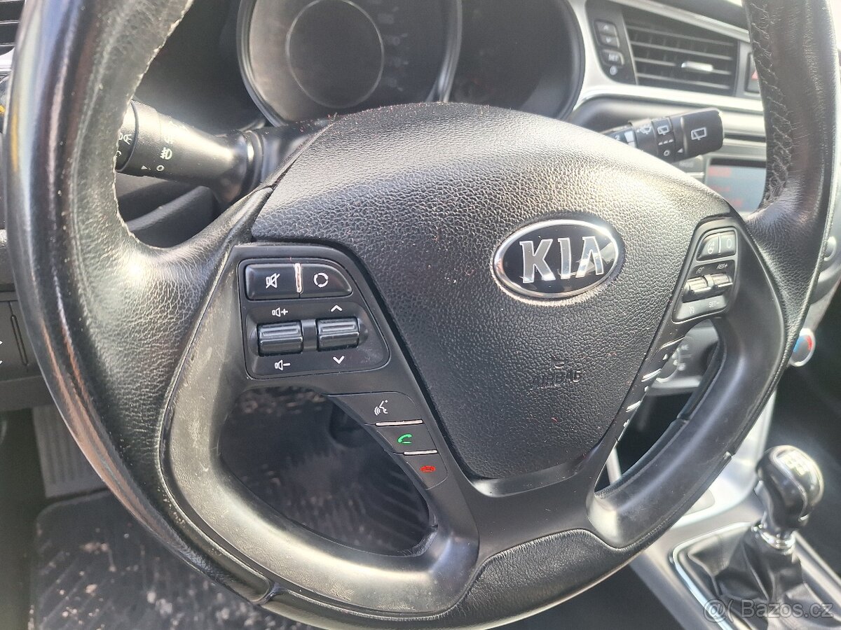 Kia Ceed 1.4 Crdi combi rv.2015 - 14