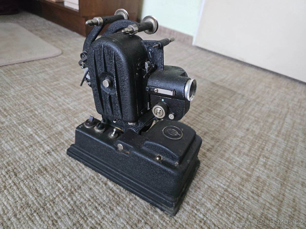 Retro kamera s projektorem - 14