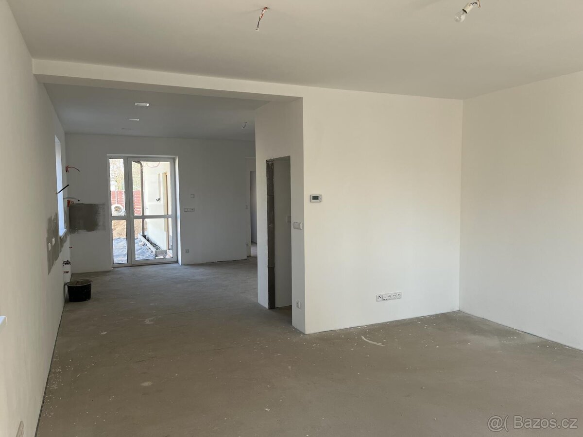 Prodej RD po kompletní reko. dvě bytové jednotky zahrada 710 - 14