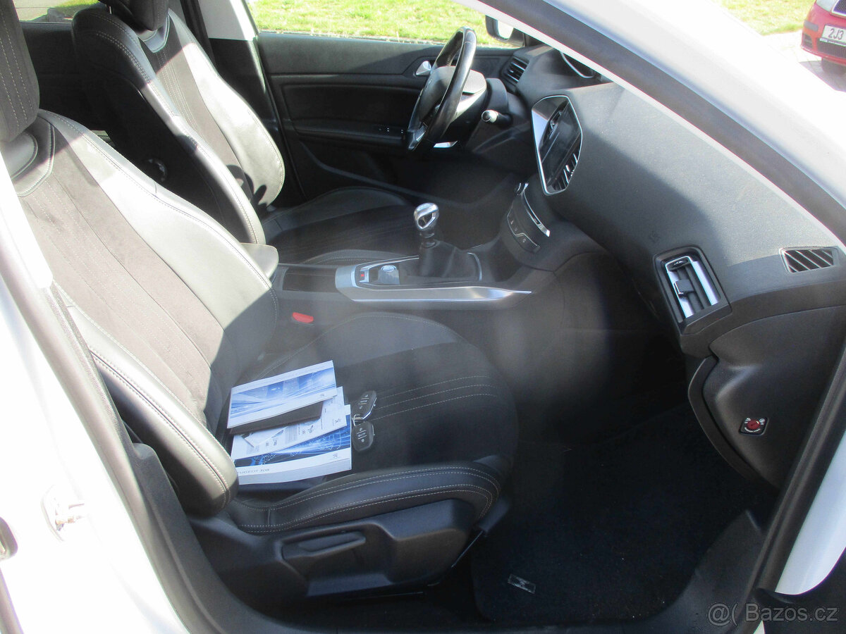 PEUGEOT 308 1,6HDi 88kw Allure EURO6 bez koroze 2017 - 14