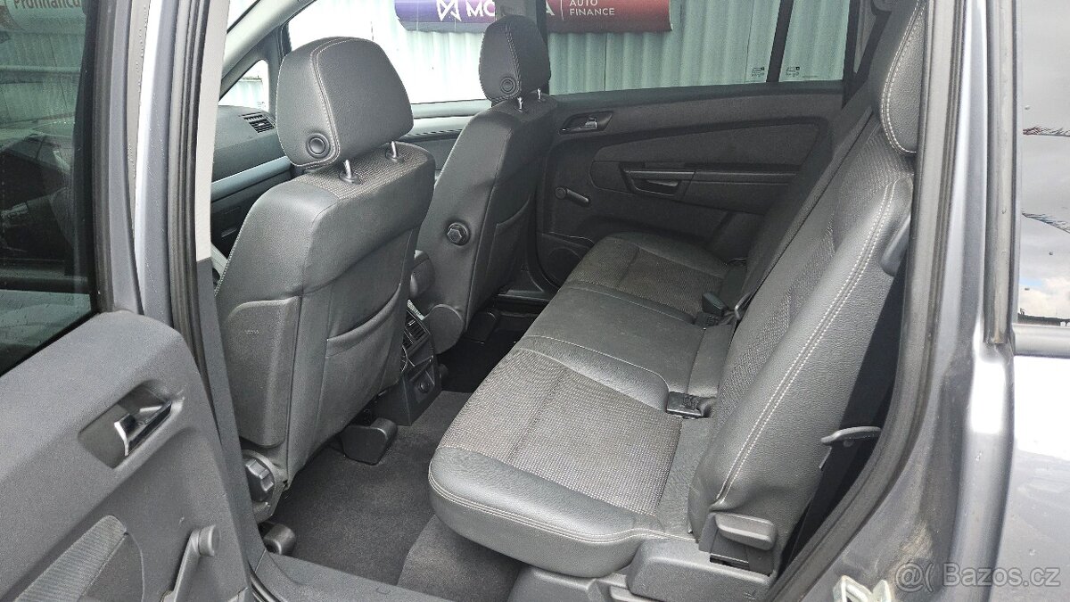 OPEL ZAFIRA 1,9 CDTI 7 Míst - 14