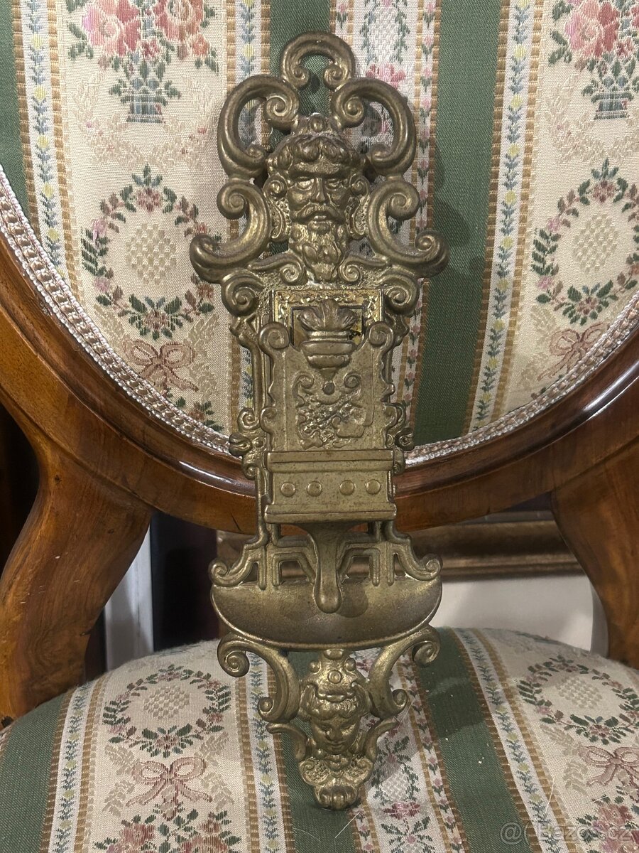 Mosazný nástěnný zápalkovník s obalem na zápalky - 14