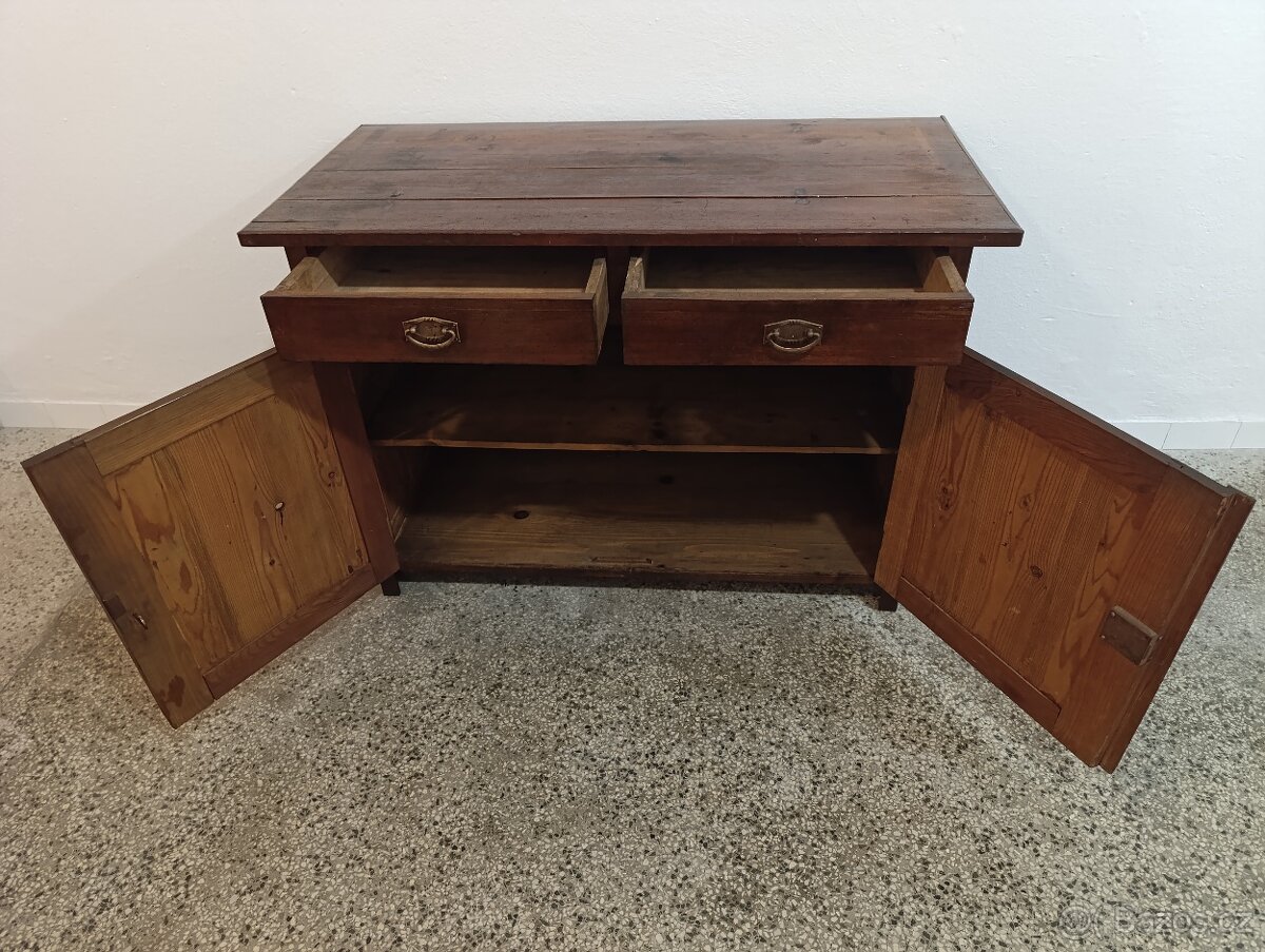 Starožitná komoda, nábytek z masívu, Nábytek s příběhem - 14