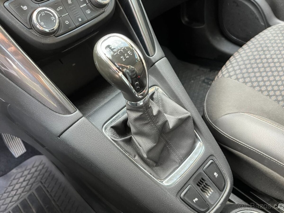 Opel Zafira Tourer 1.4 benzín + LPG - 14