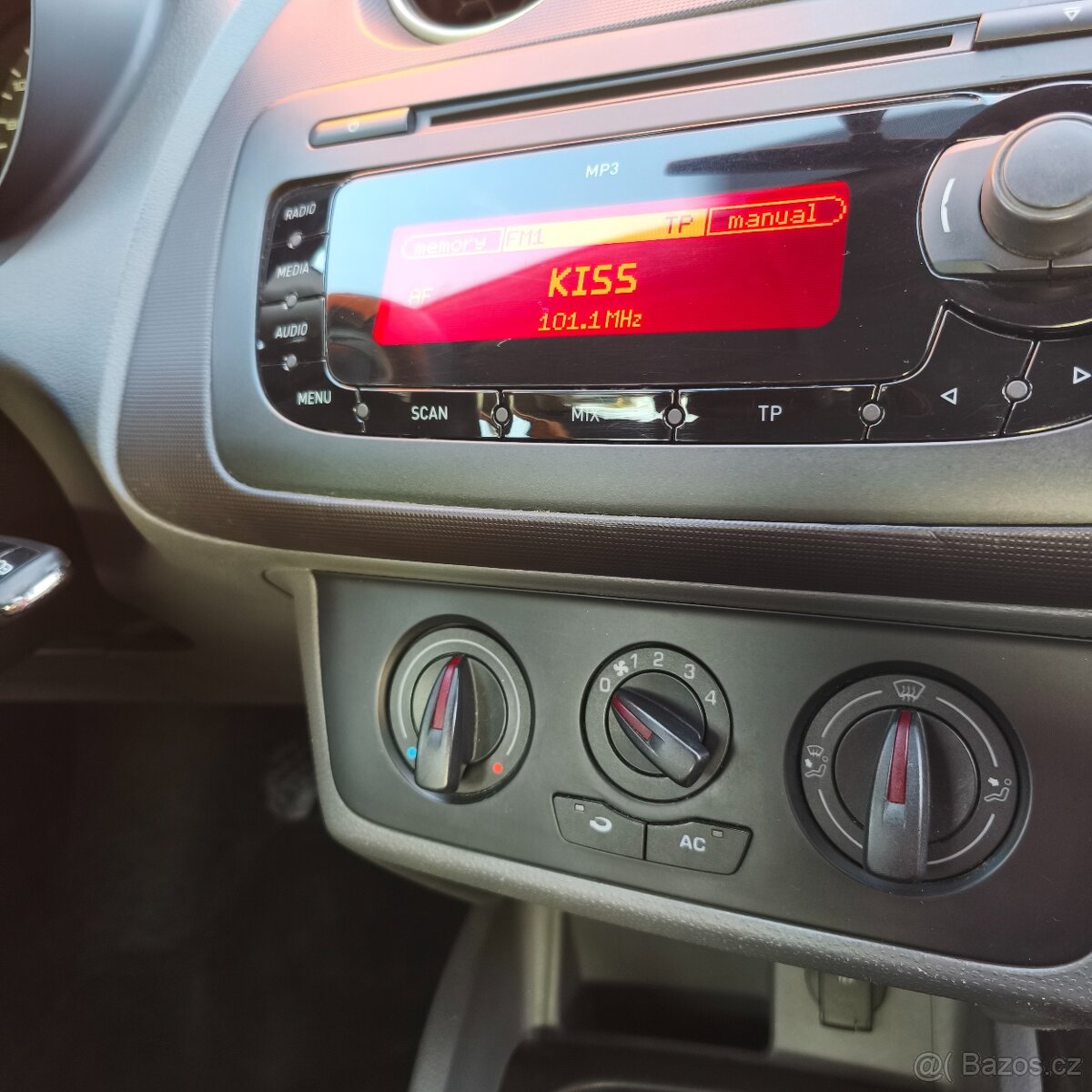 Seat Ibiza 1.2 12V 51kw,poctivých 149tkm, rok 2010, nová STK - 14