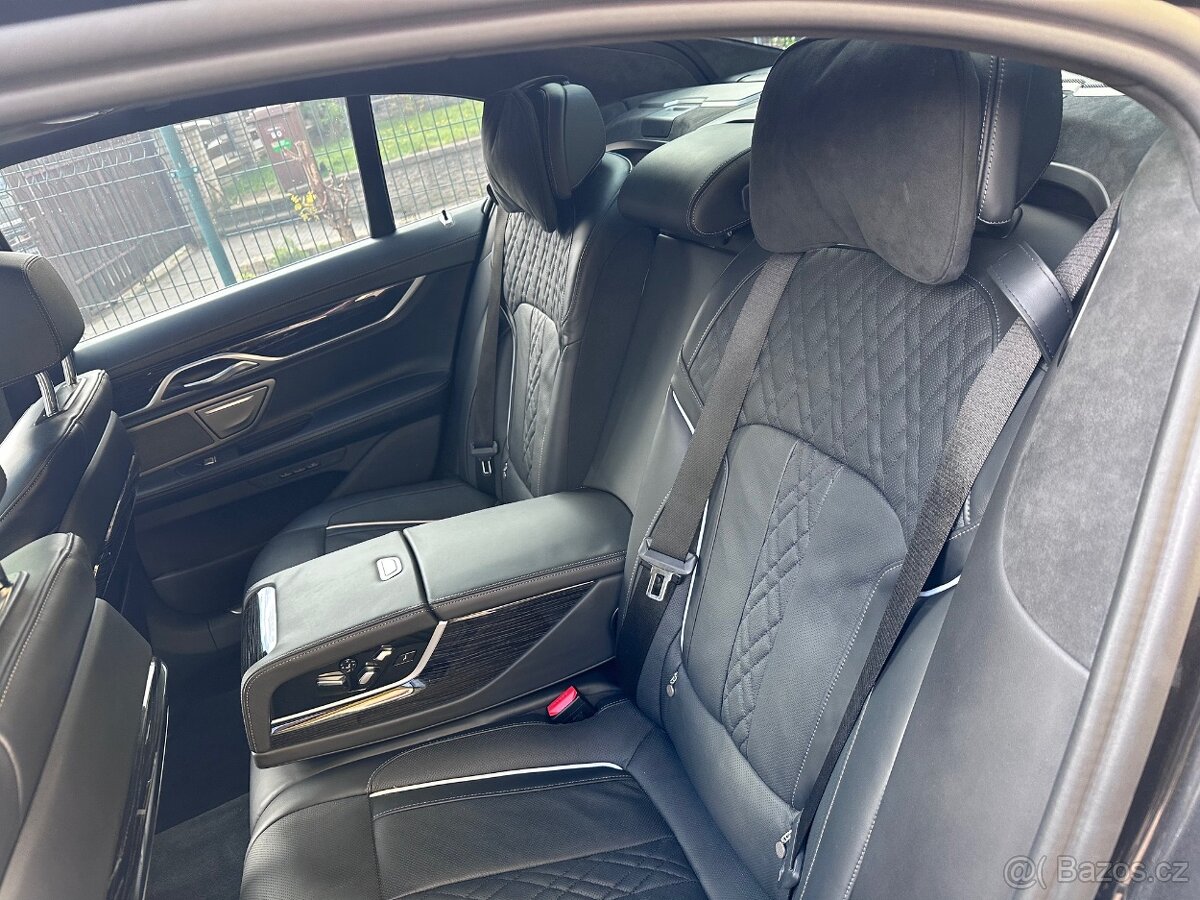 BMW 750i panorama,headuo 75tkm odpočet DPH - 14