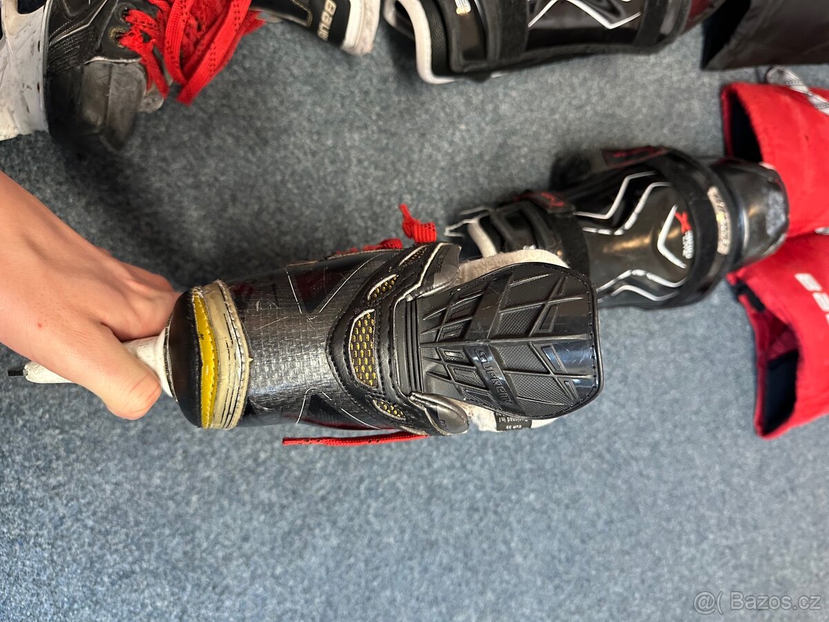 Hokejová výbava - 14