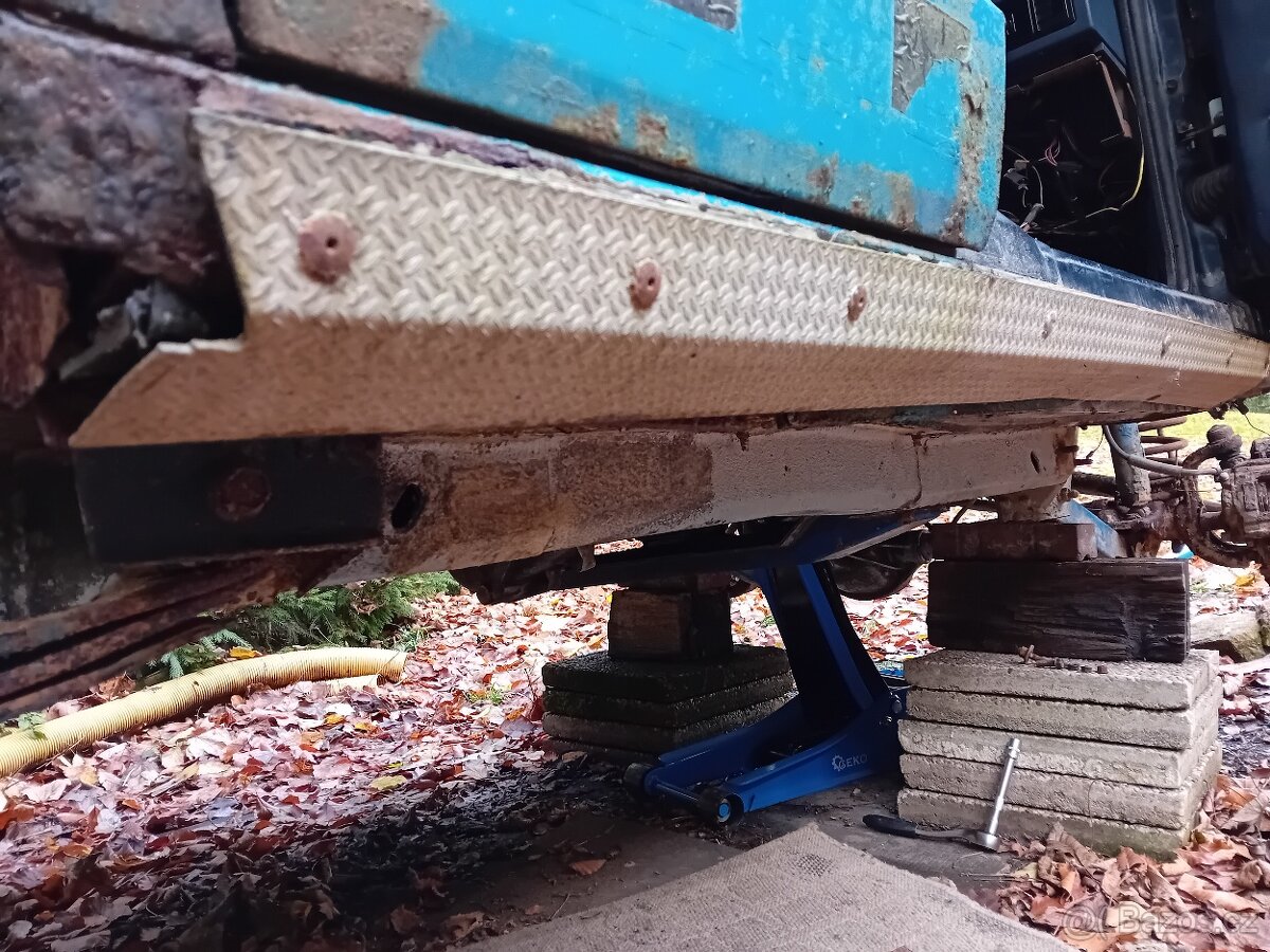 Prodám ND na Jeep Cherokee Renix XJ 4.0 - 14