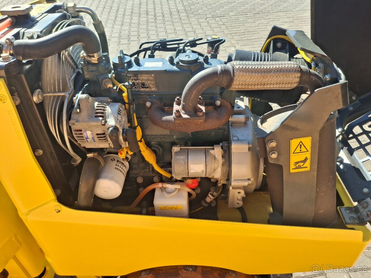 Vibrační válec ježkový Bomag BMP8500 - 14