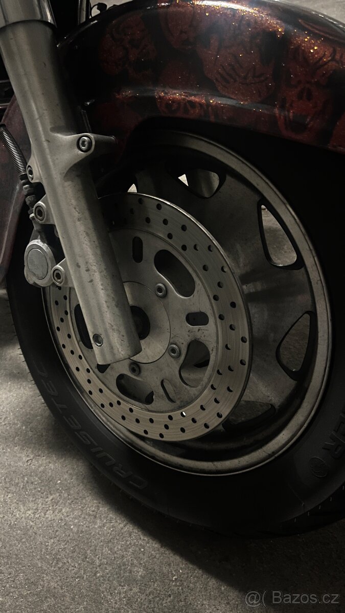 Suzuki VL 1500 Intruder LC | 1462 ccm | Silný cruiser - 14