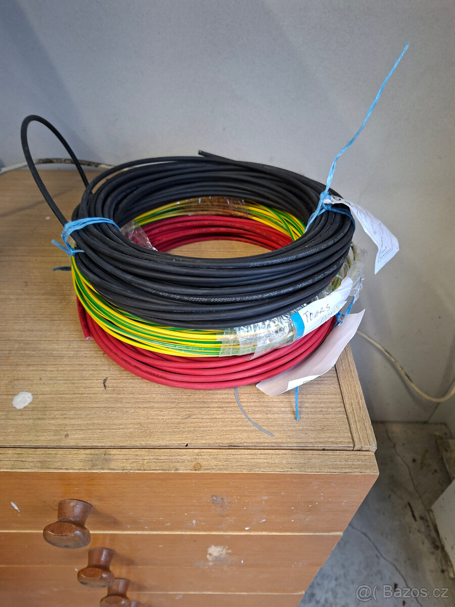 cyky a jističe, vypínače - 14