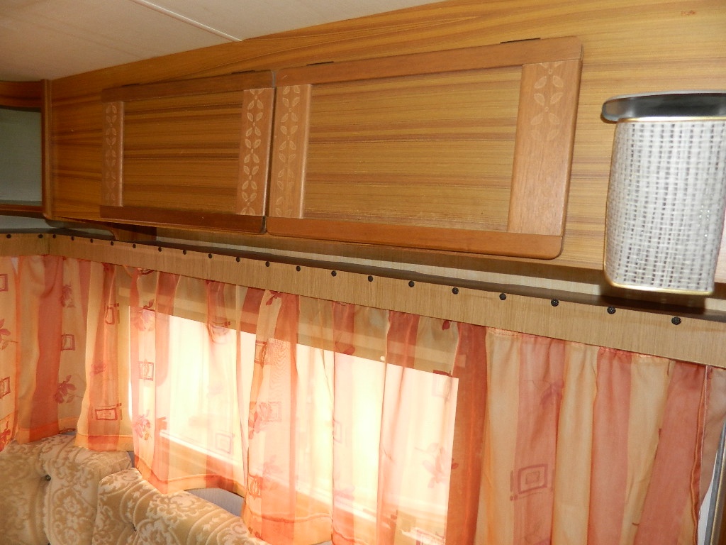 Velký dvouosý karavan Tabbert pro 7 osob - 14