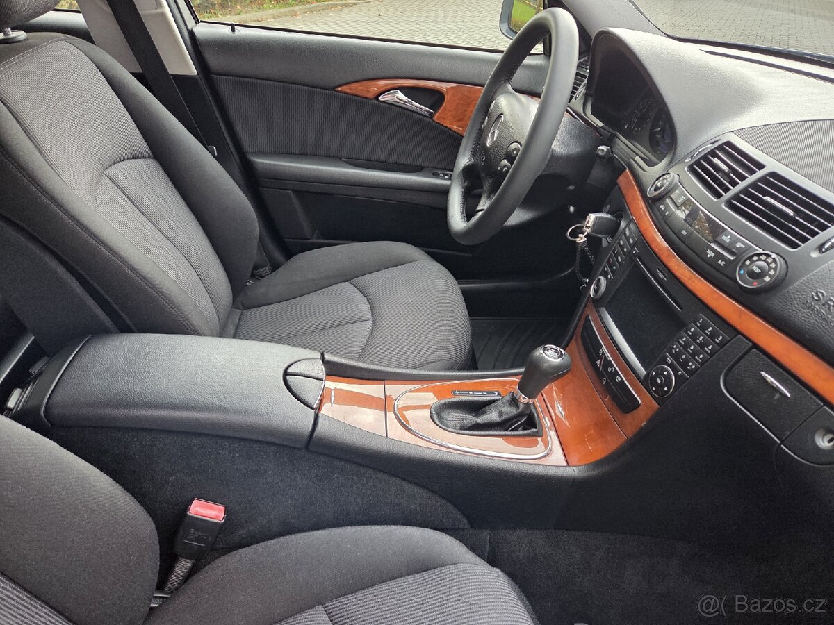 Mercedes Benz W211 4Matic E280 V6 rok 2008 - 14