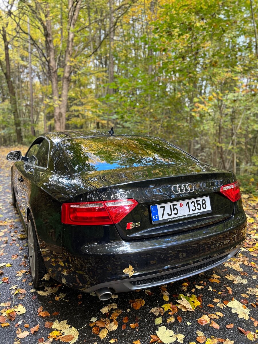Audi a5 3.0 tdi max výbava - 14