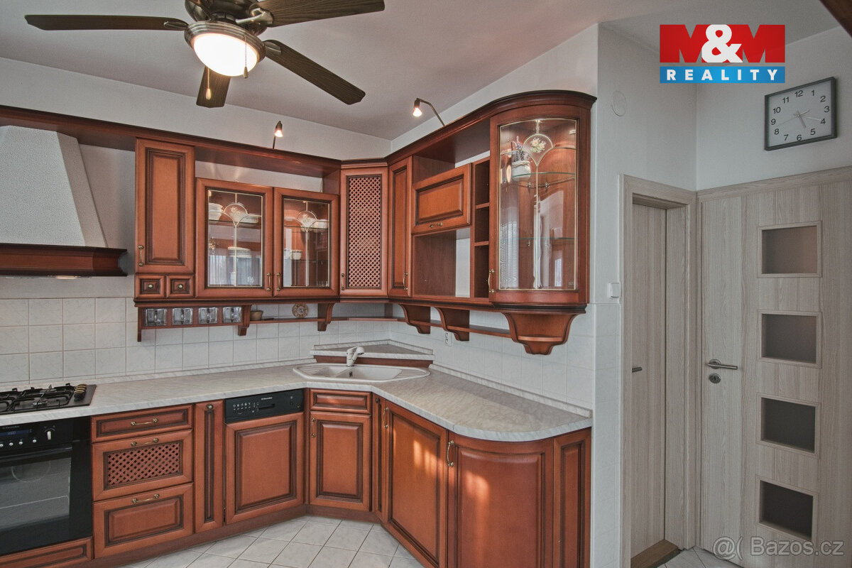 Prodej rodinného domu, 221 m², Kunín - 14