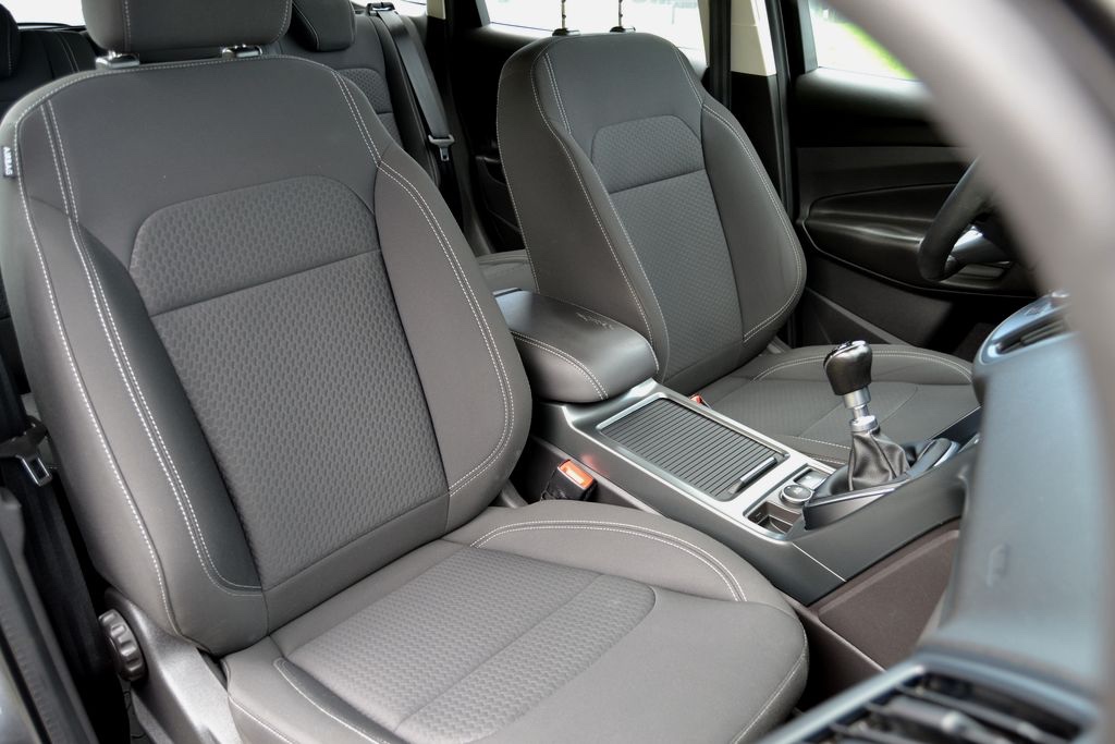 Ford Kuga 2.0 TDCi 110kW Cool&Connect 4x4 - 14