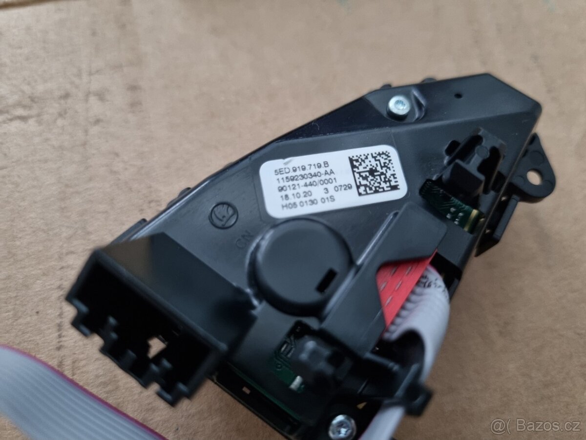 TLACIDLA OVLADACE NA MULTIFUNKCNY VOLANT - 14