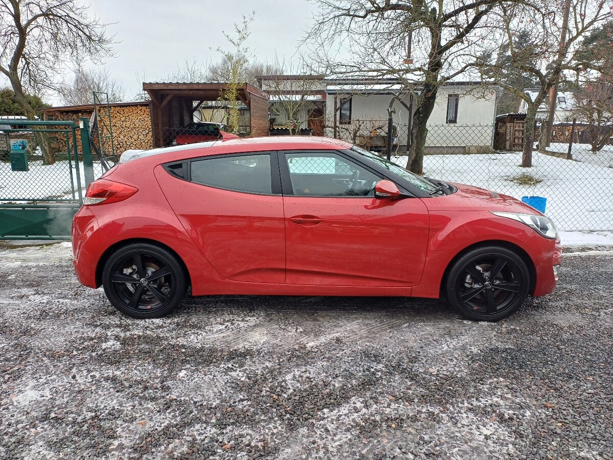 RARITKA Hyundai Veloster 1.6...71050km - 14