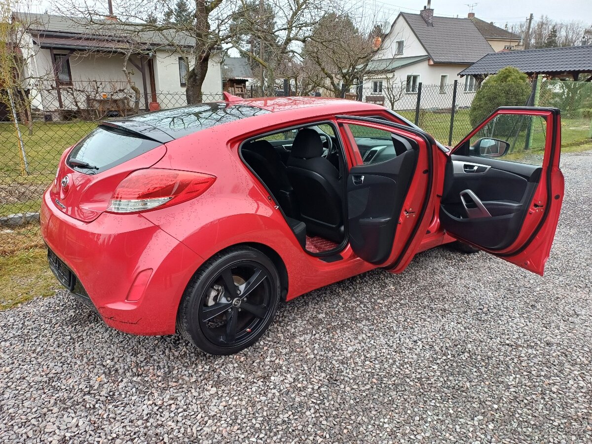 RARITKA Hyundai Veloster 1.6...71050km - 14