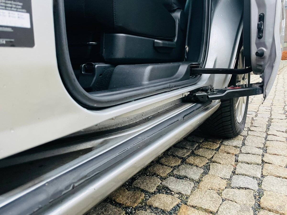 Mazda 5 2.0i BENZIN MANUÁL 7MÍST VÝHŘEV SERVISKA MAZDA - 14