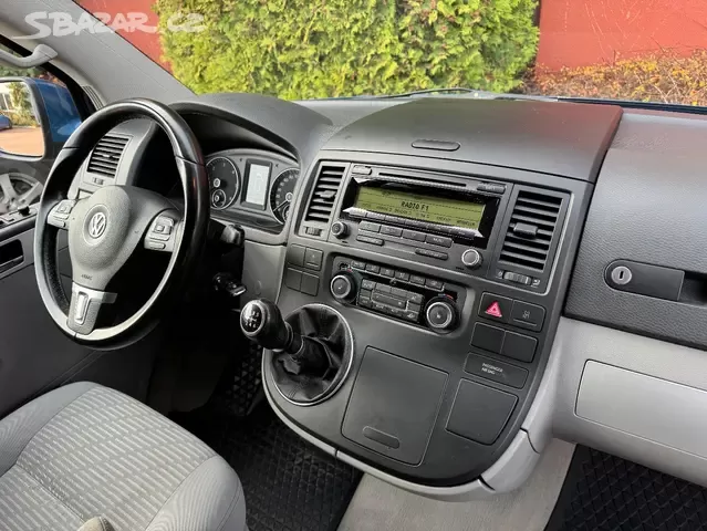VW Multivan T5 2.0 TDI 103kW,7.sedadel,Webasto,Tažné,Comfort - 14