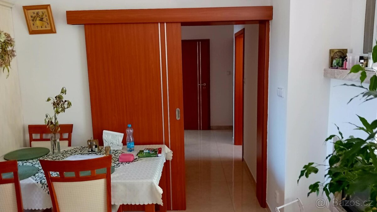 Dvougenerační RD se zahradou - 14