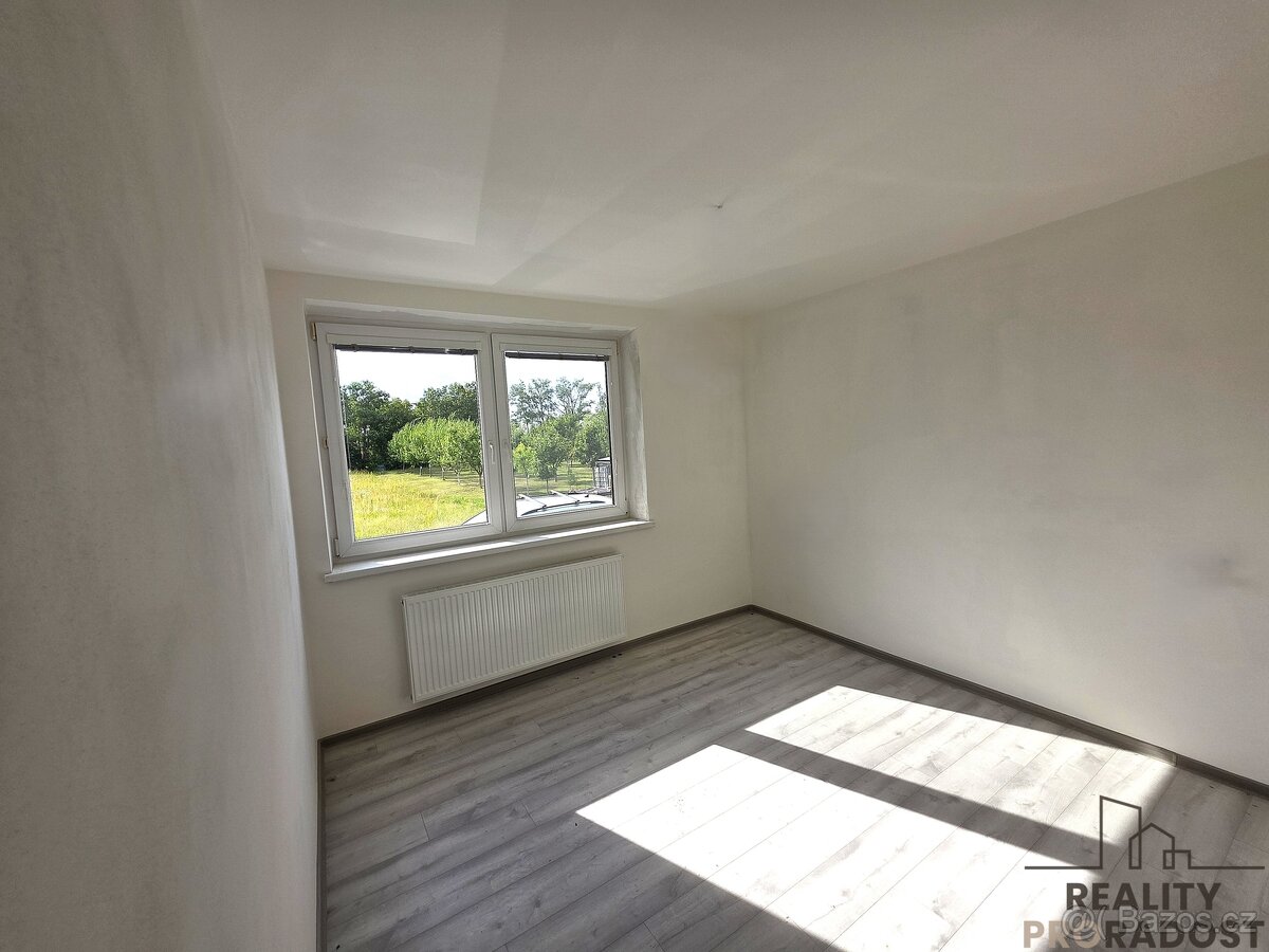 Ve výhradním zastoupení nabízíme k prodeji rodinný dům o dis - 14