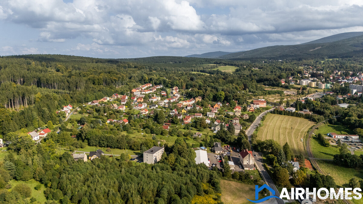 Zasíťovaný pozemek k výstavbě RD, včetně kompletní projektov - 14