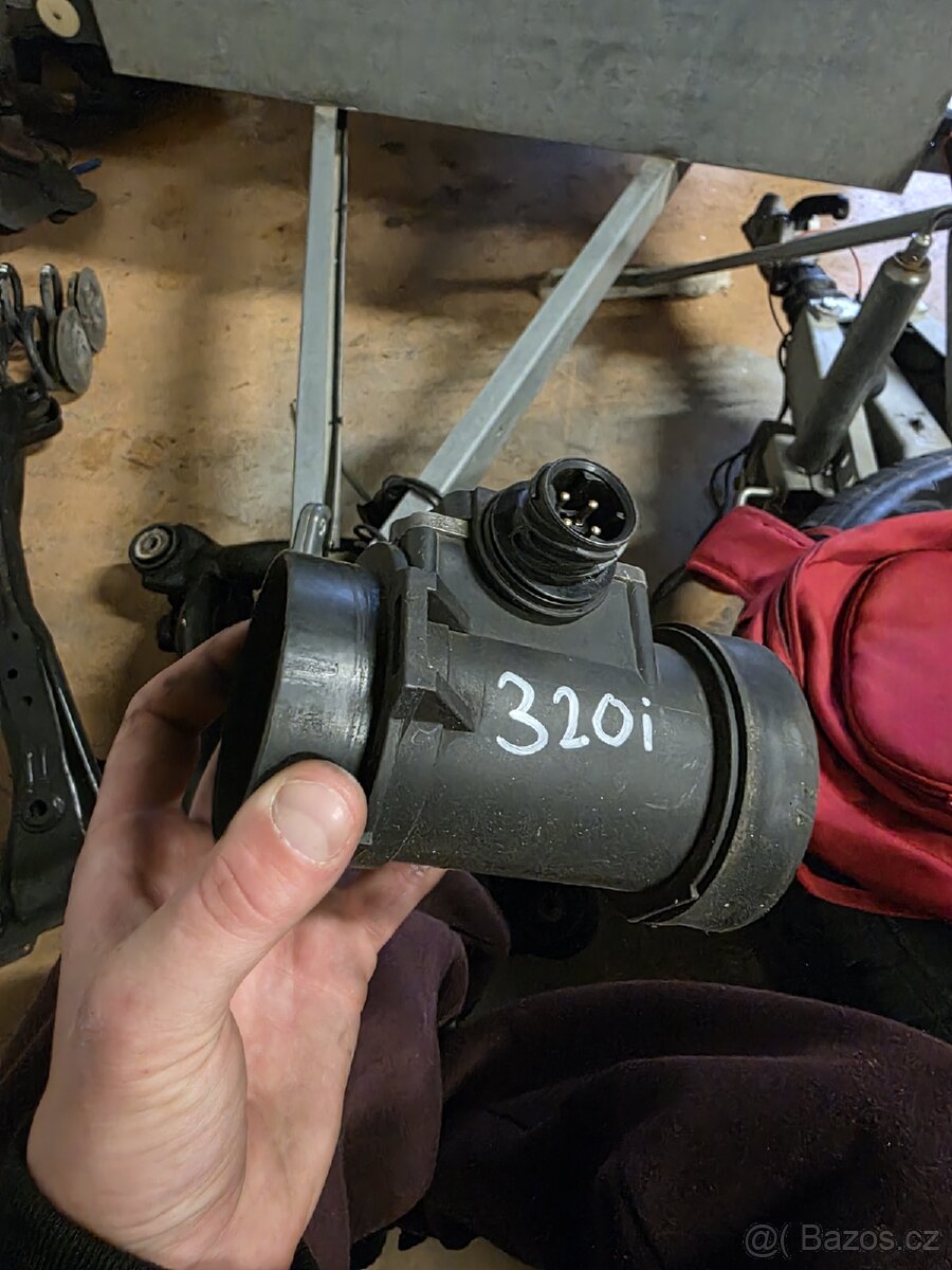 BMW e36 NÁHRADNÍ DÍLY - 14