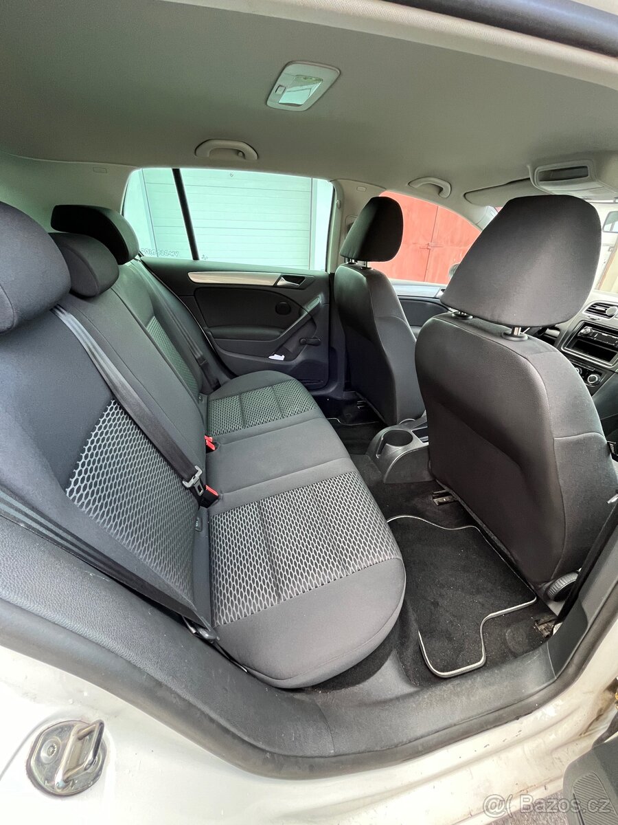 Volkswagen Golf VI 1.6 MPI - 14