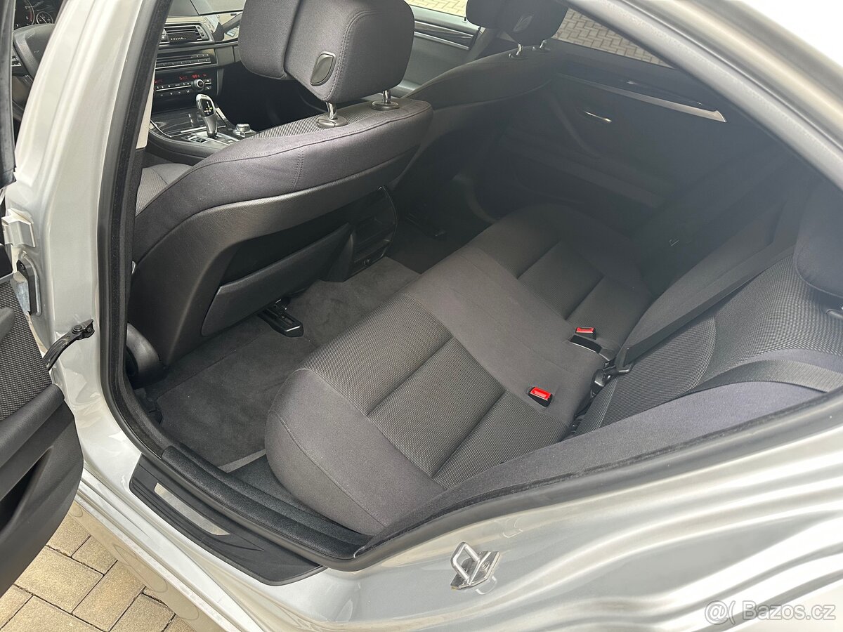 BMW 5 F10 520D 133 tisice najeto - 14